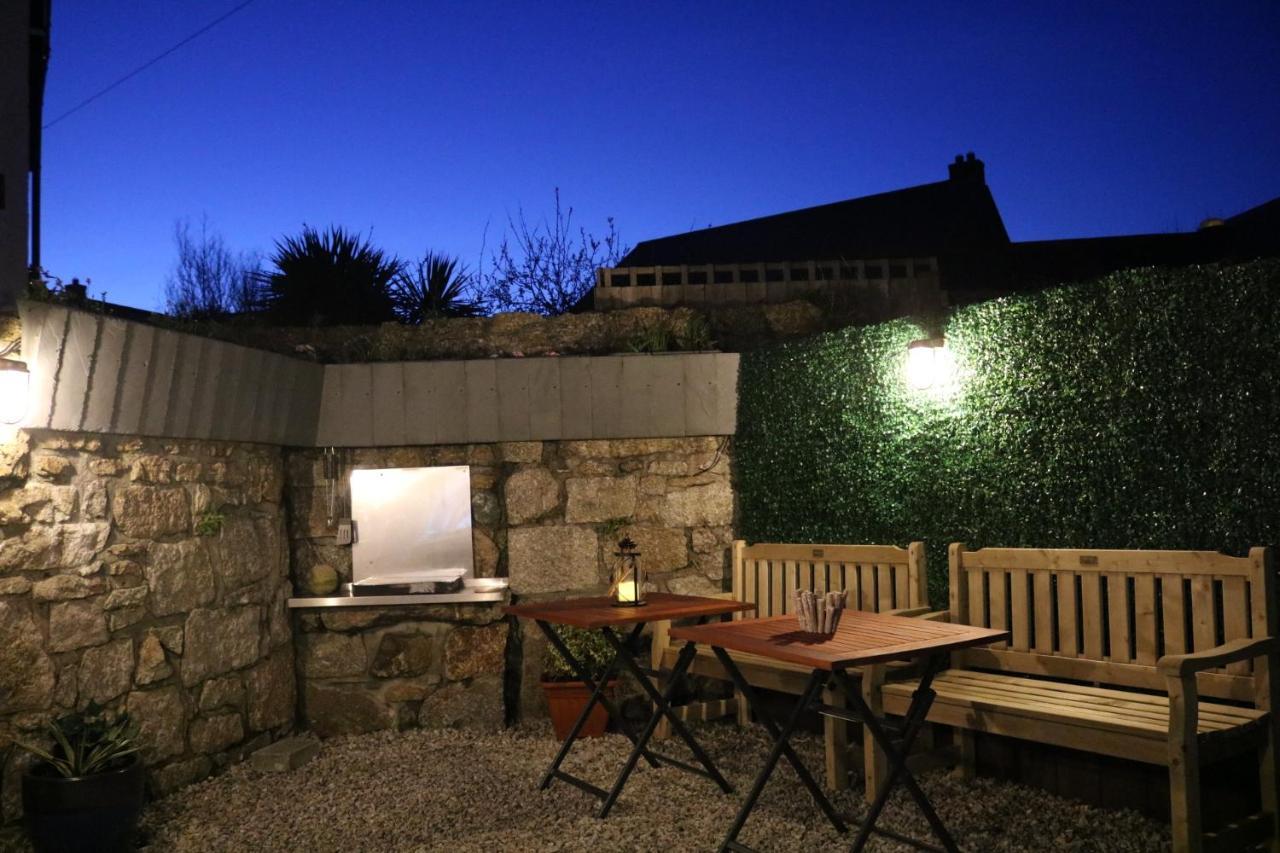Large Cottage, 3 Beds All En-Suite, Small Village Location Overlooking Mousehole 彭赞斯 外观 照片